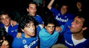 Fabio Cannavaro festeggia lo scudetto insieme a Maradona