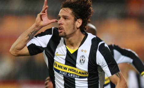 6° L'uomo in meno - Sono talmente deboli che il danno minimo lo procurano in attacco. Dopo le prime esibizioni in cui sono stati testati in difesa (nel calcetto decisamente più importante dell’attacco) con disastrosi risultati e tennistici parziali, di partita in partita vengono avanzati e diventano i totem dell’attacco. Probabilmente non si accorgono che l’evoluzione della loro posizione dipende soltanto da ragioni di opportunità e si autoconvincono di essere raffinatissimi artisti del pallone. Tutti i compagni di squadra li odiano. La maggior parte delle sconfitte dipende dalla loro presenza.