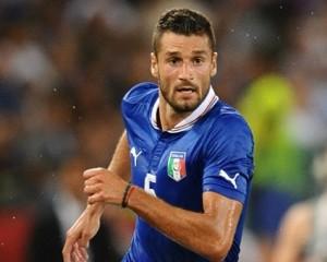 Antonio Candreva; il CT Conte lo utilizza come mezz'ala destra nel centrocampo a 5 e lui non si lascia trovare impreparato. Sigla il goal del momentaneo vantaggio azzurro con una delle sue classiche botte dalla distanza.