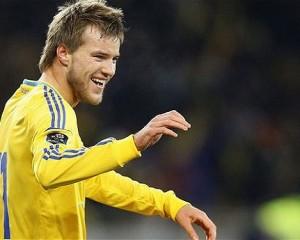 Andriy Yarmolenko; l'attaccante della Dinamo Kiev entra nella storia della nazionale ucraina diventando il primo giocatore a mettere a segno una tripletta. Il 3 - 0 contro il Lussemburgo porta esclusivamente la sua firma. 
