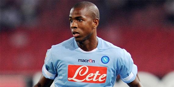 Attualmente veste la maglia del PAE Veria in Grecia, ma Nicolao Dumitru un tempo calcava i campi della Serie A, indossando la maglia del Napoli. L'italiano nato in Svezia di origine rumena, con passaporto brasiliano, fu il colpo last minute della campagna acquisti dell'estate 2010. L'Empoli lo ribattezzò "il nuovo Henry", ma Dumitru non riuscì mai a meritarsi tale appellativo. Il Napoli lo cedette in prestito alla Ternana al termine della stagione 2010-2011. La sua carriera l'ha visto in prestito a Cittadella e a Reggio Calabria, prima di dirottarlo in Grecia.