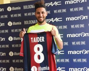 BOLOGNA 09-09-2015 PRESENTAZIONE DEL NUOVO ACQUISTO SAPHIR TAIDER NELLA FOTO SAPHIR TAIDER CON LA MAGLIA DEL BOLOGNA FOTO OPTIMA-AG ALDO LIVERANI SAS