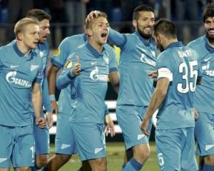 criscito-festeggiato-dai-compagni-dello-zenit-dopo-il-gol-se
