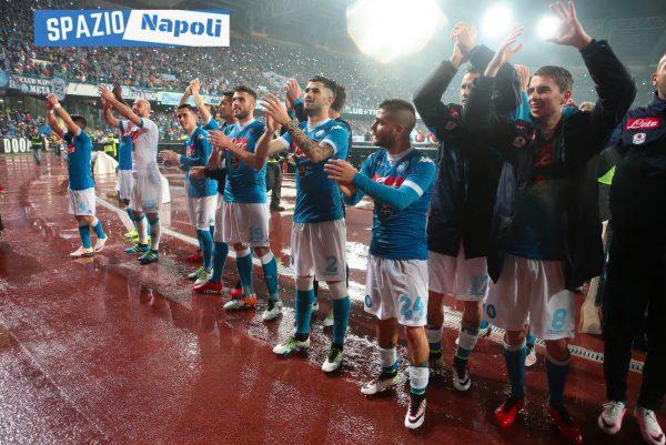 napoli esultanza tifosi insigne hysaj jorginho hamsik callejon lopez reina curva