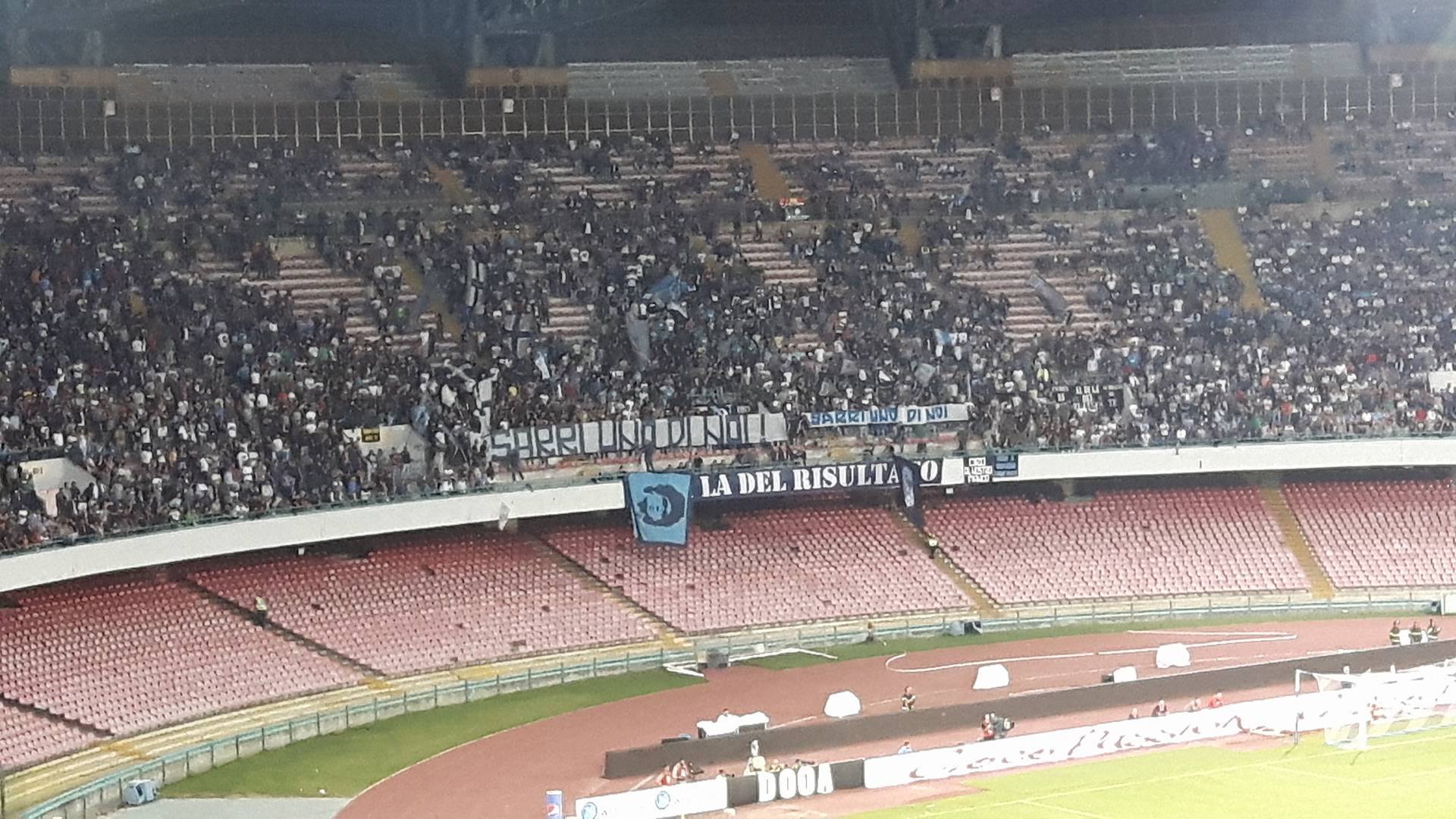 Sarri striscione