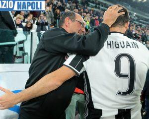 sarri higuain abbraccio juventus napoli