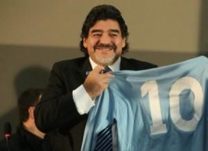 Maradona_DiegoArmando10-320x233