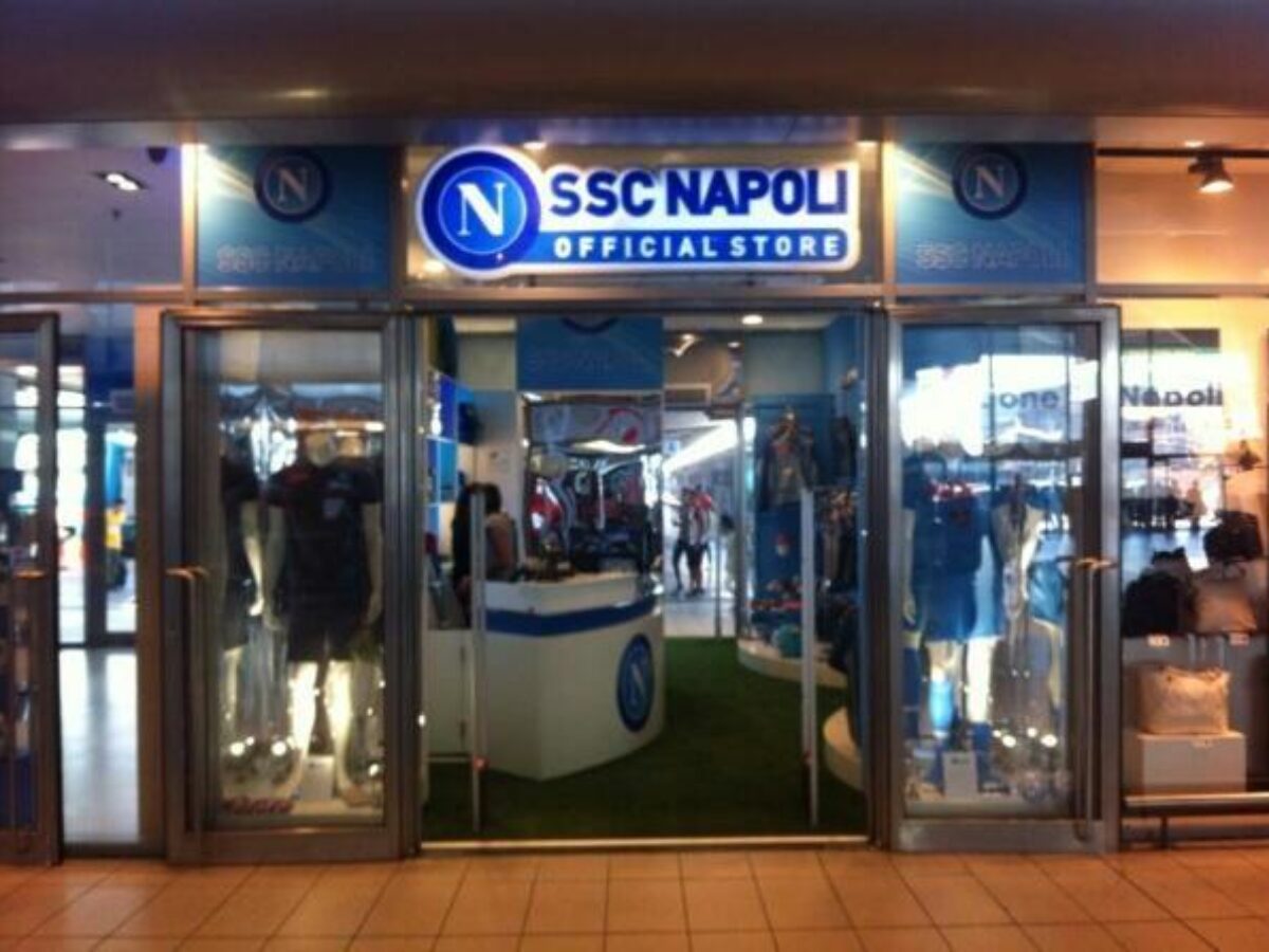Tweet - Aperto il nuovo Official store del Napoli alla stazione centrale
