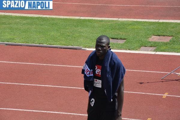 Kalidou Koulibaly esce dal campo