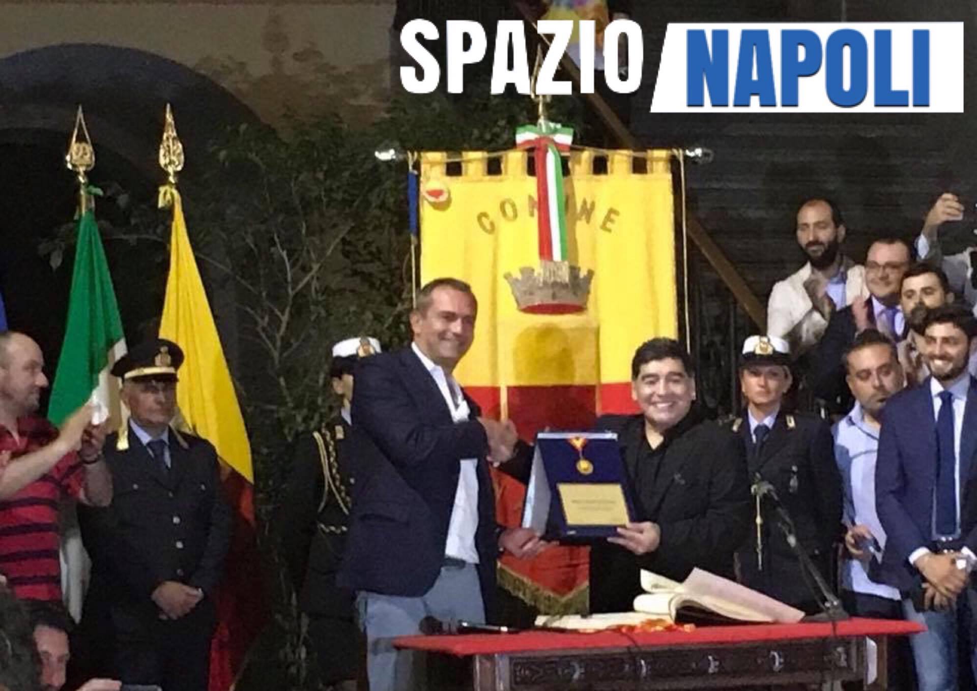 RELIVE – Maradona Day, Diego: “Sono sempre stato uno di voi! Arrivai piangendo e me ne andai da Napoli piangendo”