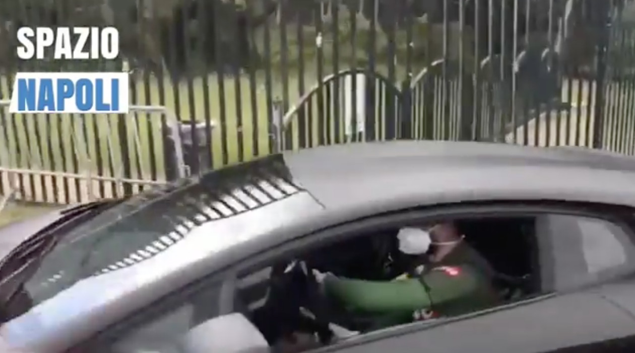 Riprendono gli allenamenti a Castel Volturno: Hysaj alla guida di una Lamborghini