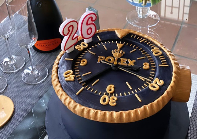 Regalo speciale per il compleanno di Zielinski: torta a forma di Rolex dalla moglie! (FOTO)