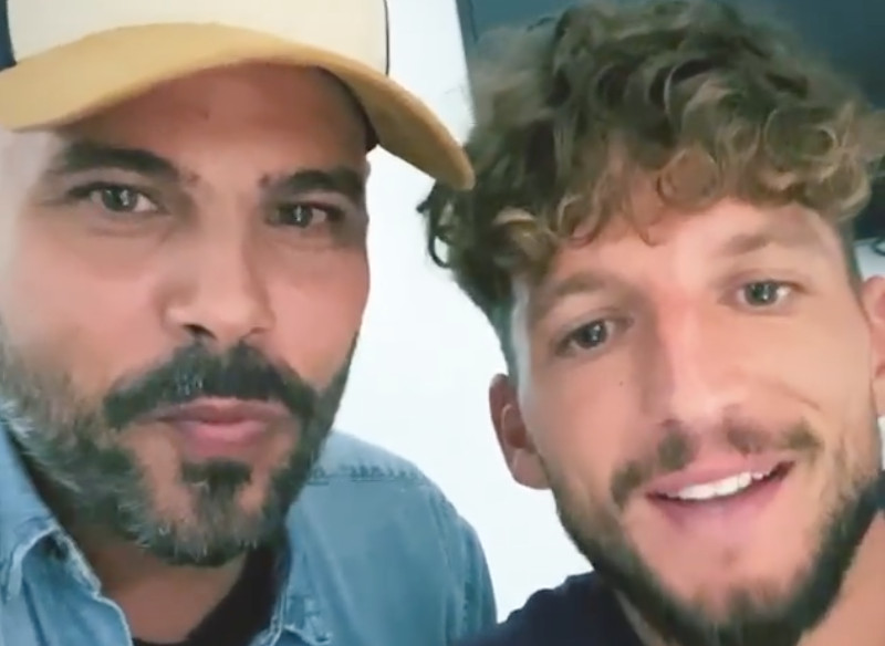 Risate tra Mertens e Marco D’Amore da ‘Pepe In Grani’: “Ma chi è il vero Ciro? Vuoi combattere?” (VIDEO)