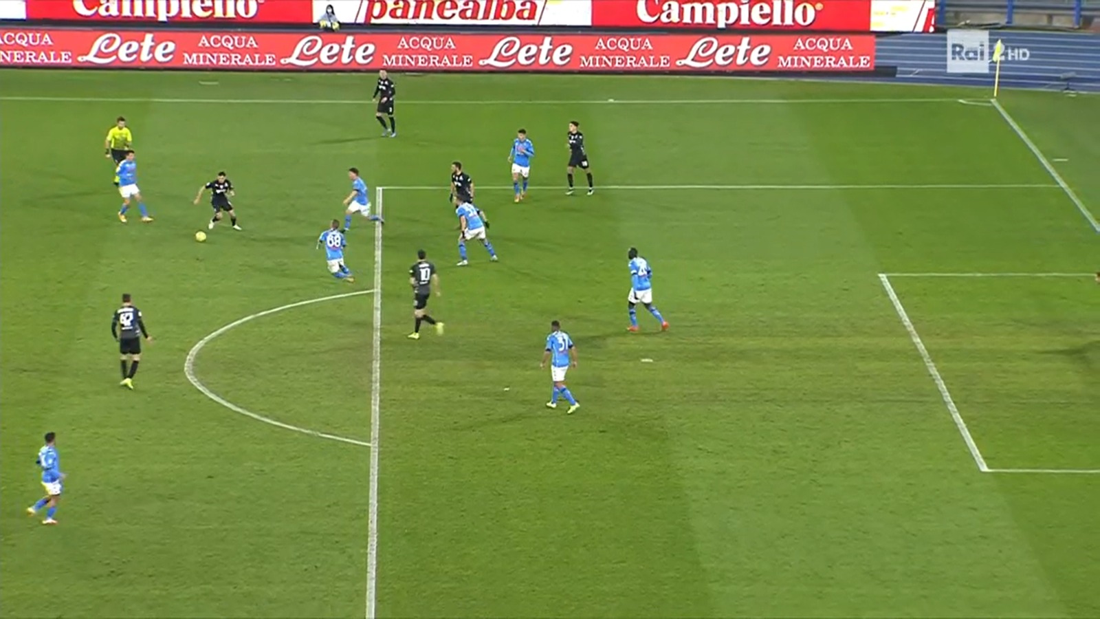 Repubblica, Azzi convinto: “Il problema del Napoli non è tattico, c’è poca concentrazione e voglia di soffrire”