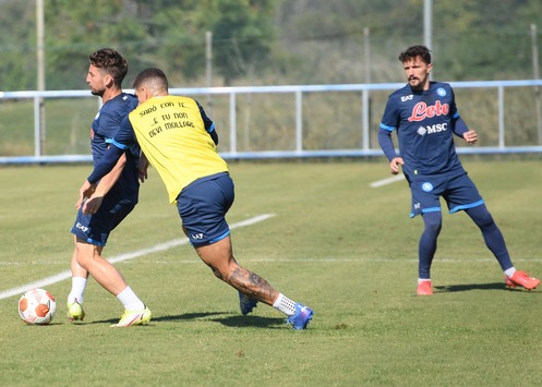 allenamento di lorenzo mertens