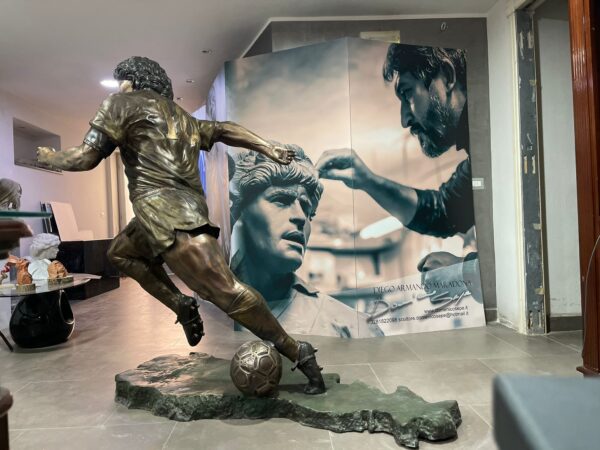 Statua Maradona Domenico Sepe