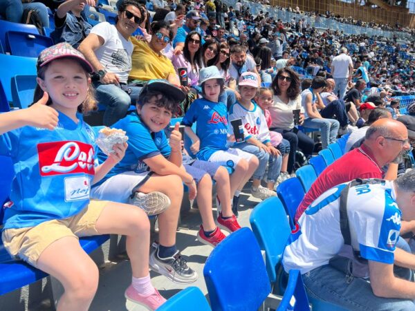 Il saluto di Napoli a Lorenzo Insigne: allo stadio Maradona anche un gruppo  speciale di bambini tifosi (FOTO)