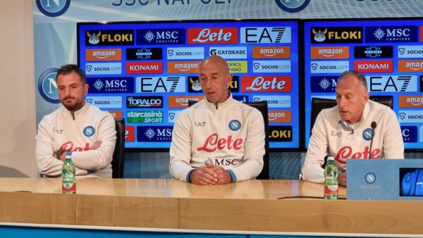 conferenza-Napoli-staff