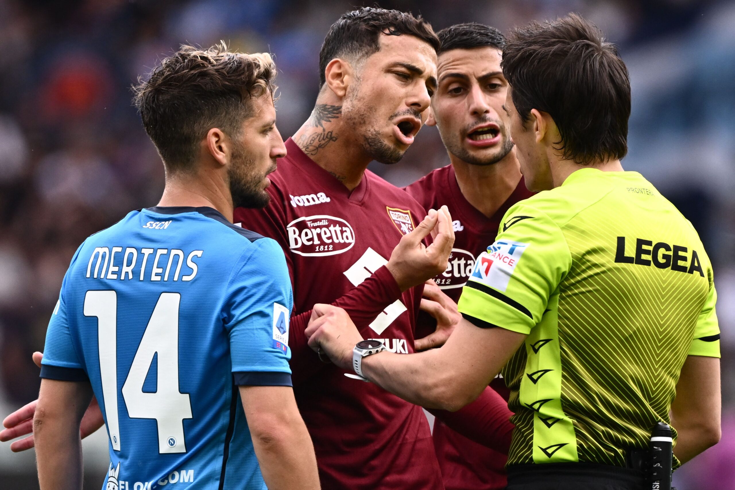 Napoli Mertens maglia asta