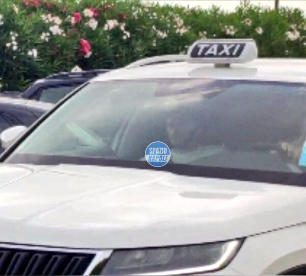 Napoli Kvaratskhelia taxi Castel Volturno