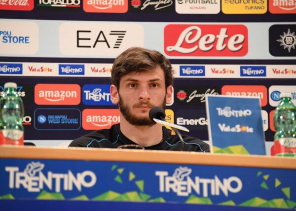Conferenza Stampa Kvaratskhelia Napoli
