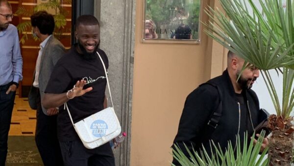 Tanguy Ndombele visite Napoli