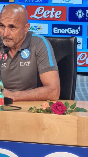 Spalletti rose, Mahsa Amini e Elahe Mohammadi