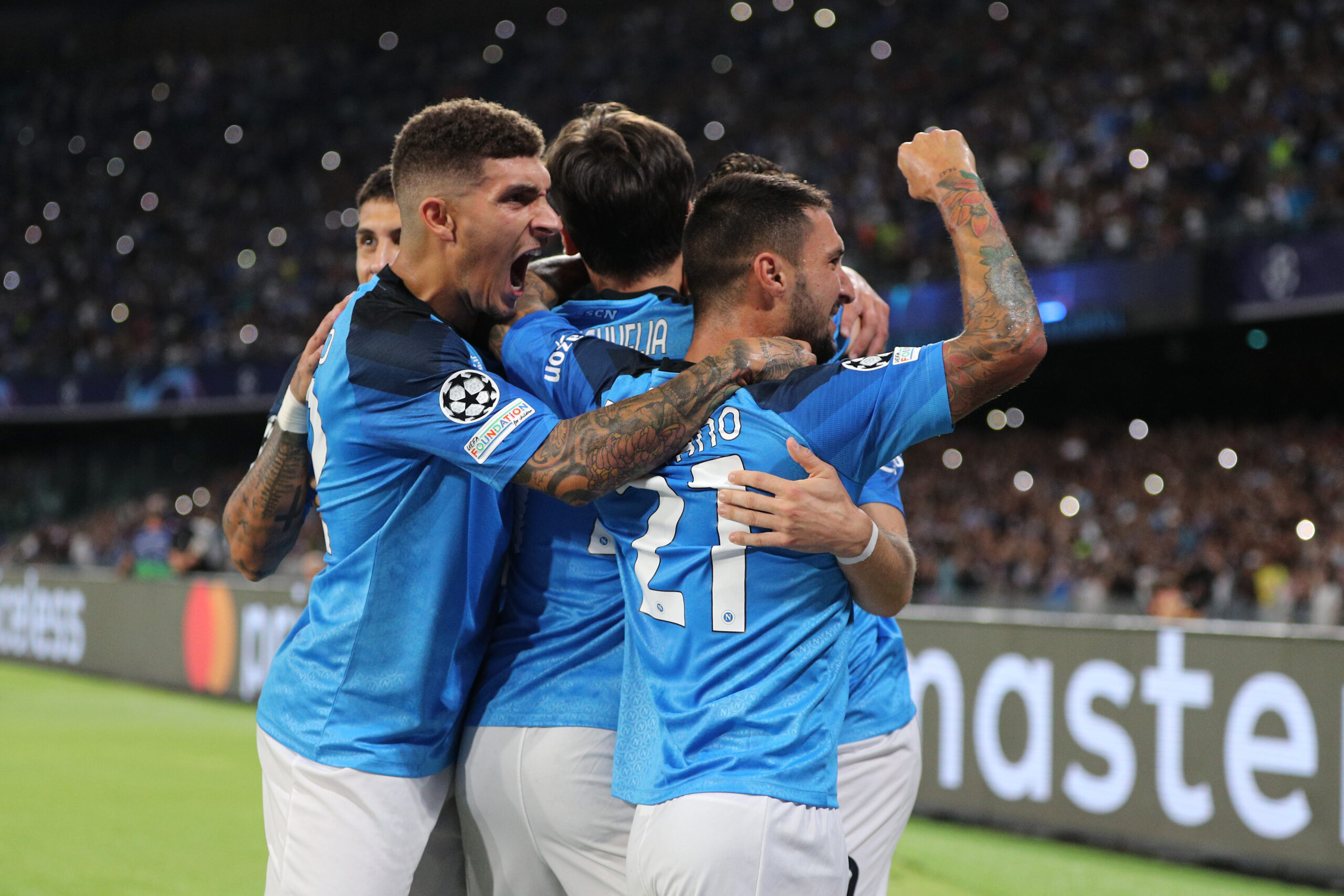 come vedere il napoli in champions league