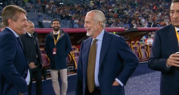 Aurelio De Laurentiis a bordocampo prima di Roma-Napoli