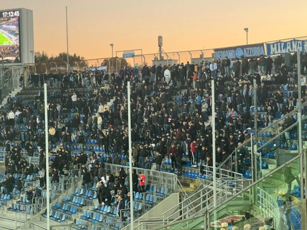 Tifosi del Napoli assistono al match di campionato in casa dell'Atalanta