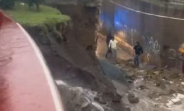 Tragedia sfiorata nel Napoletano: crollata una parte di stadio (VIDEO)