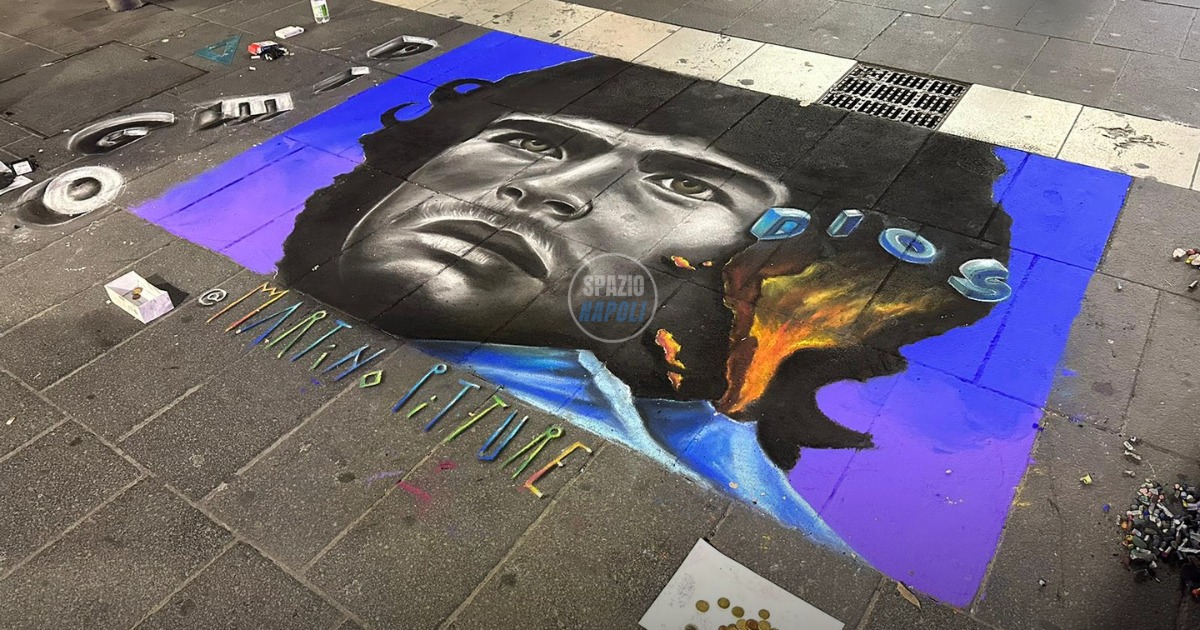 Graffito VIDEO - Anniversario morte Maradona, spunta il graffito a via Toledo