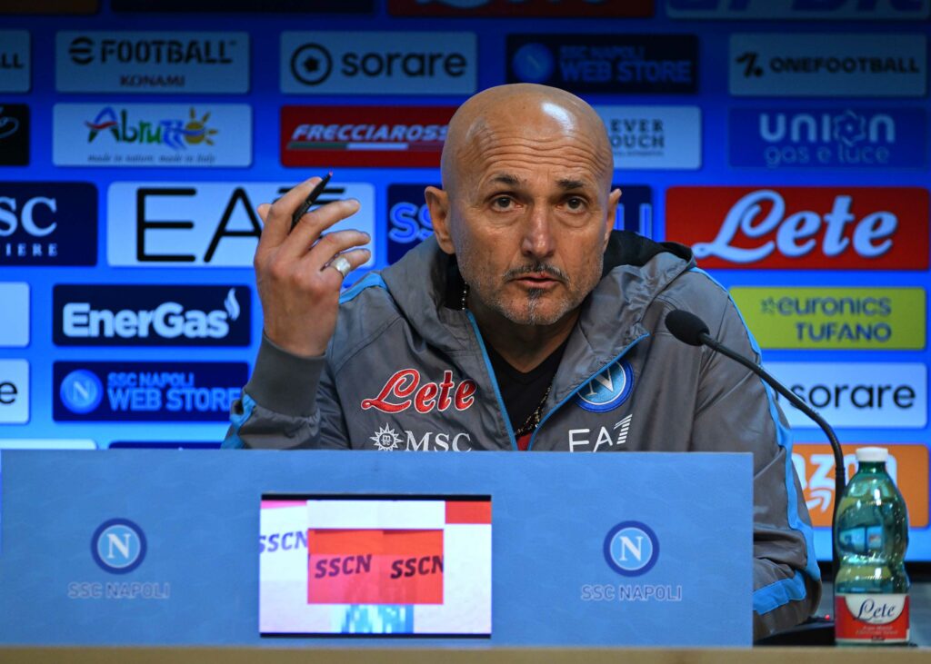 Luciano Spalletti parla ai giornalisti in conferenza stampa