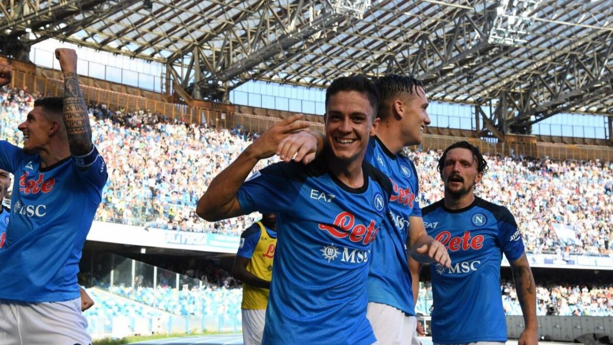 Esultanza di Giacomo Raspadori dopo il gol decisivo allo Spezia