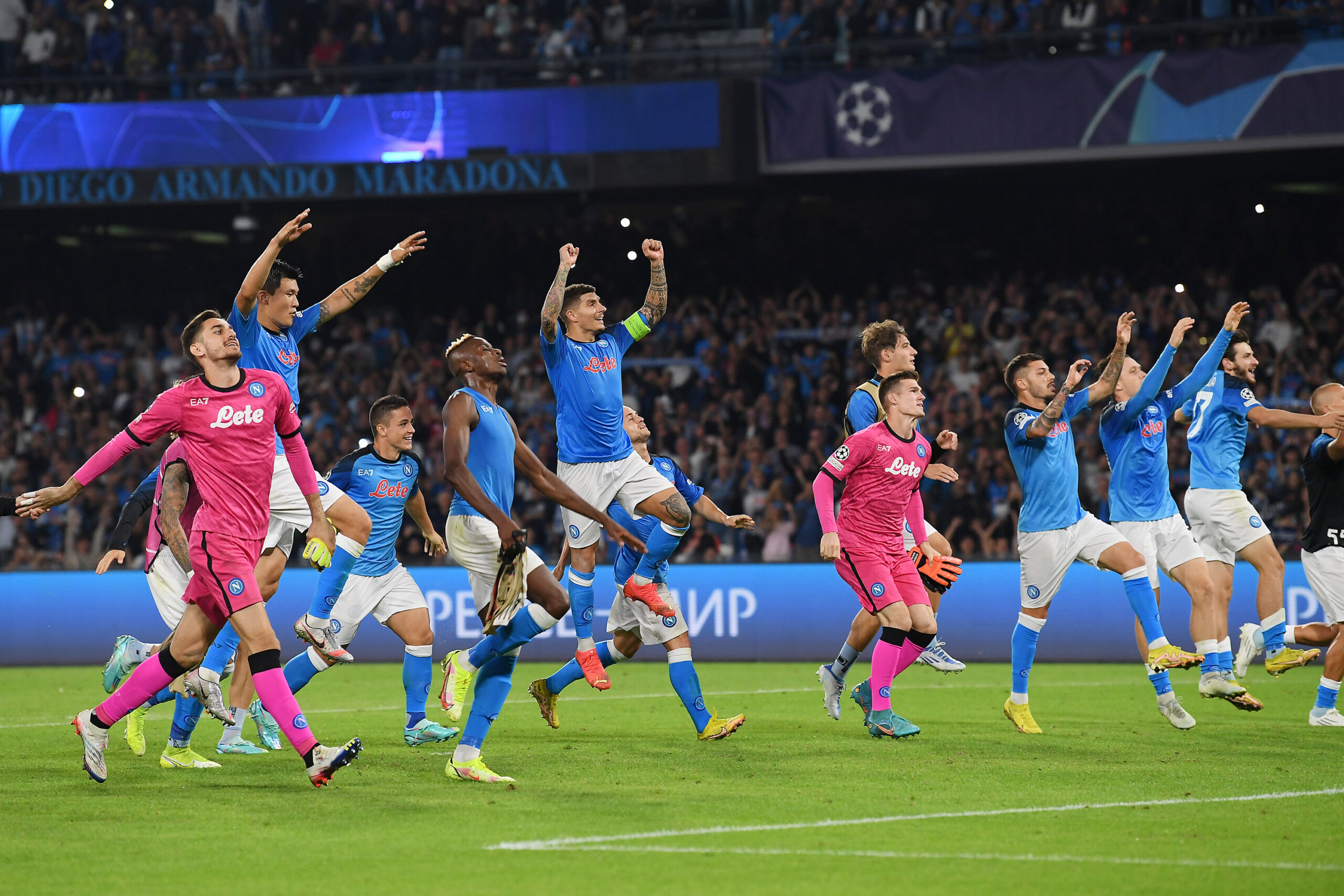 Napoli esultanza calciatori in Champions League