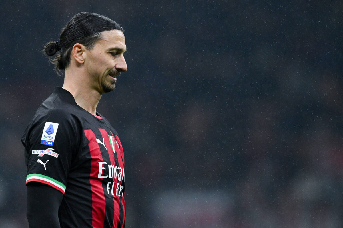 Zlatan Ibrahimovic pensieroso durante Milan-Salernitana