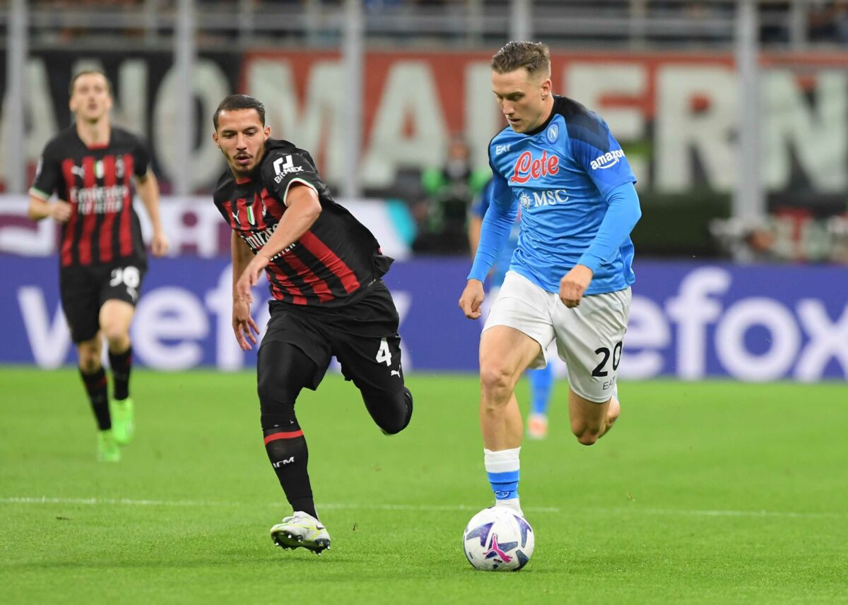 Piotr Zielinski in azione a San Siro durante Milan Napoli