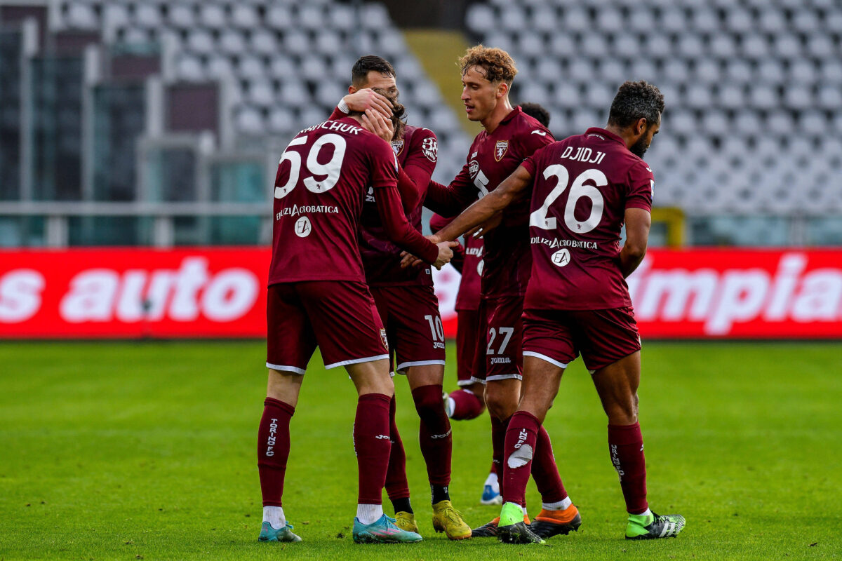Il Torino esulta dopo un gol di Miranchuk
