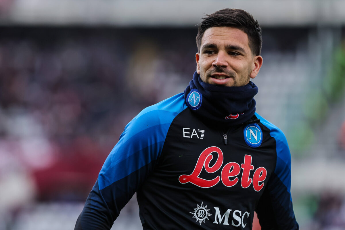 Simeone si riscalda durante Torino-Napoli