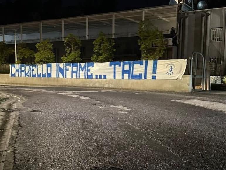 striscione ultras chiariello