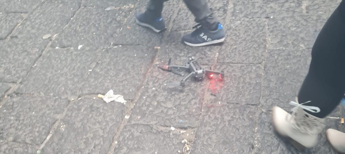 Il drone reo di aver colpito una ragazza durante la festa a Napoli