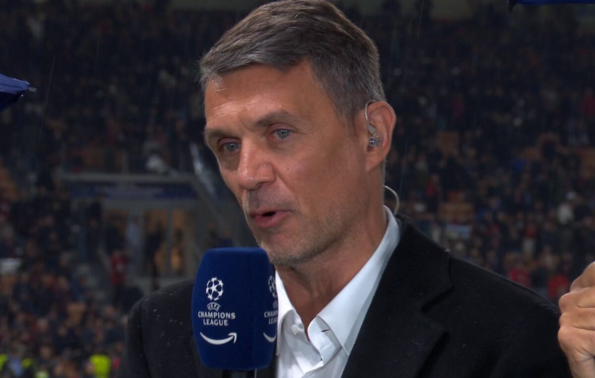 Paolo Maldini durante il pre-partita di Milan-Napoli