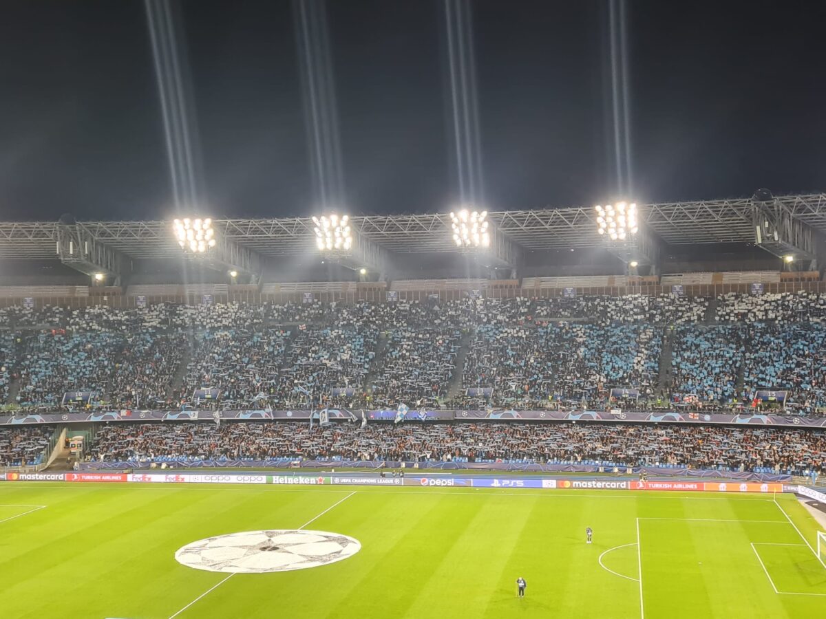 Lo stadio Maradona di Napoli prima della gara con il Milan in Champions League