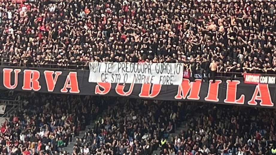 Striscione Curva Sud Milan contro il Napoli