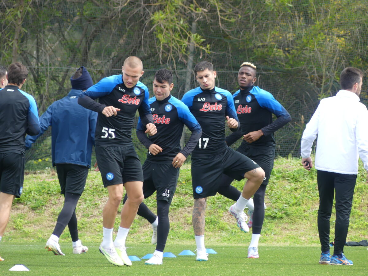 L'allenamento del Napoli a Castel Volturno alla vigilia della gara con il Milan in Champions League