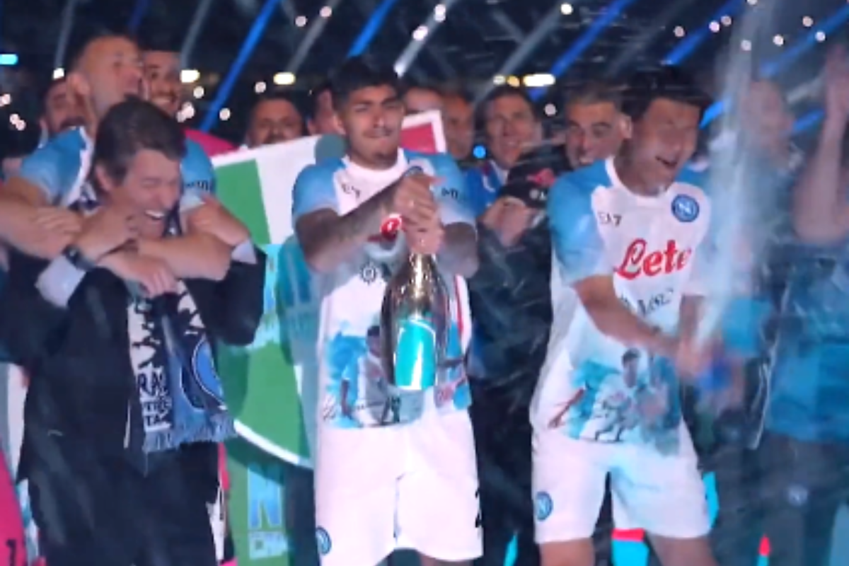 Il Napoli festeggia la vittoria dello scudetto