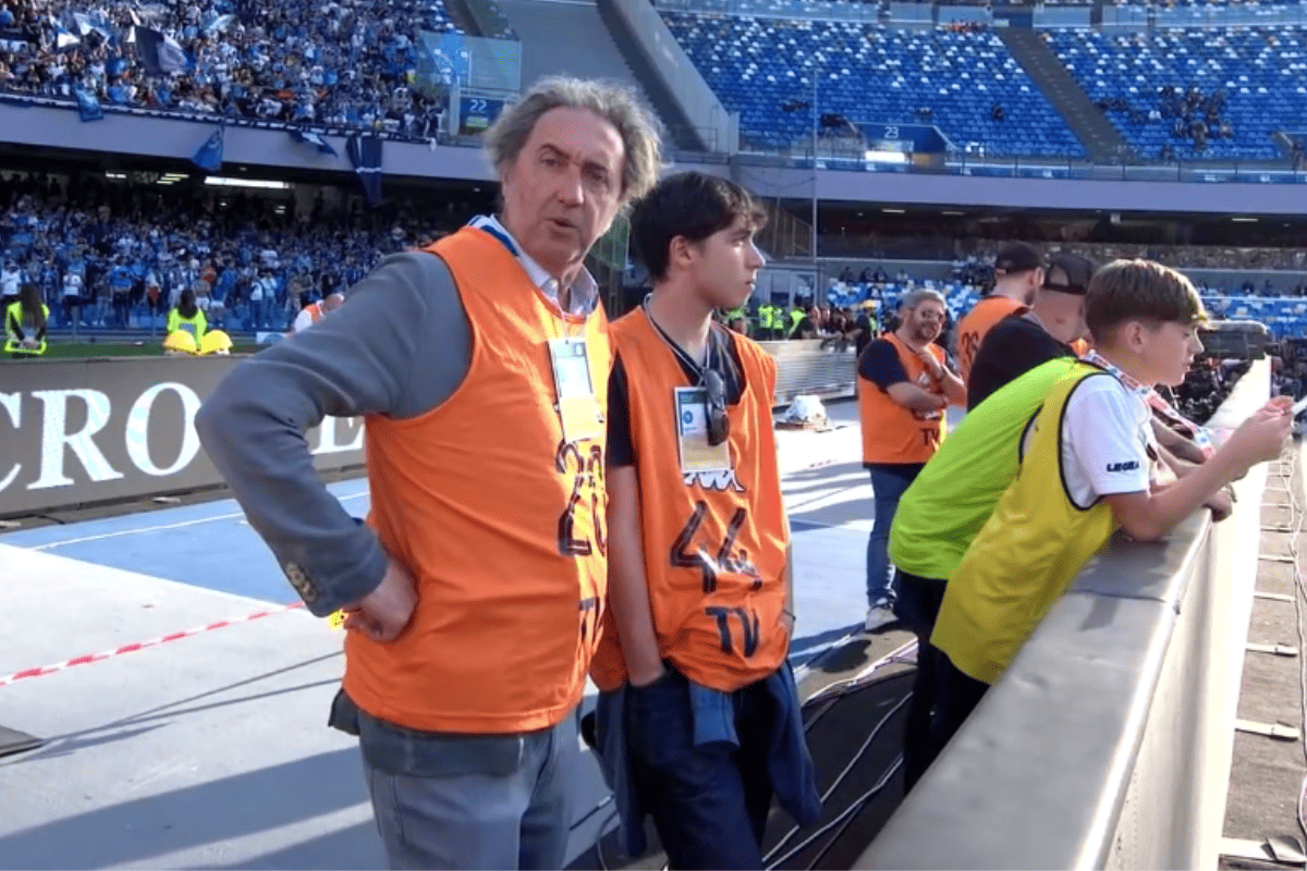 Il premio Oscar Paolo Sorrentino a bordo campo per Napoli-Fiorentina
