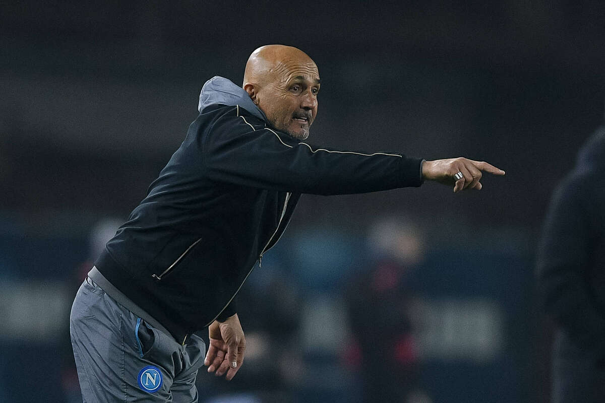 Luciano Spalletti dà indicazioni al suo Napoli