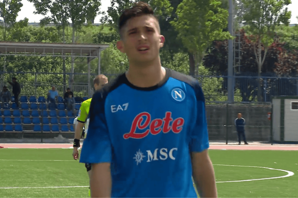 Alessandro Spavone esce dal campo al termine del primo tempo tra Napoli e Milan Primavera