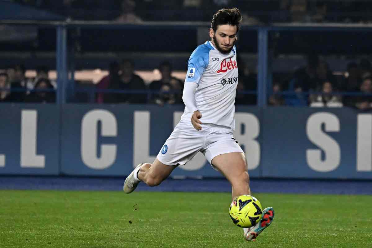 Khvicha Kvaratskhelia con la maglia del Napoli